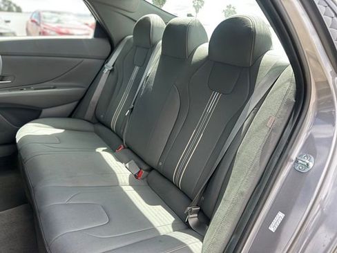 Used 2024 Hyundai Elantra SEL FWD image 12