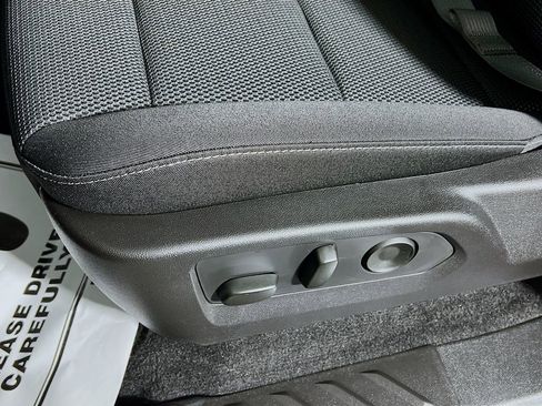 New 2026 GMC Canyon Elevation w/ Convenience Package image 15