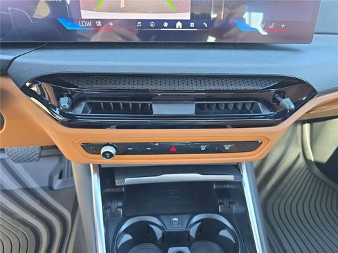 New 2026 BMW 330i xDrive Sedan w/ Premium Package AWD/4WD image 27