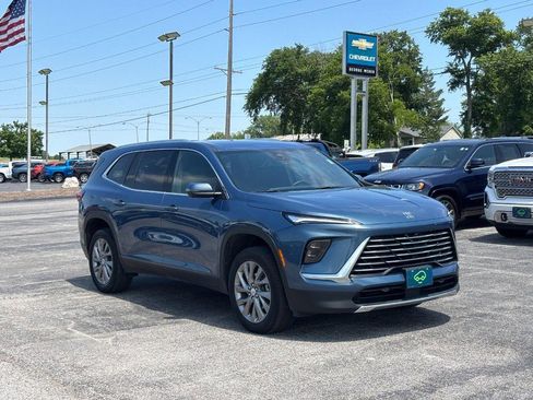 Used 2025 Buick Enclave Preferred FWD image 7