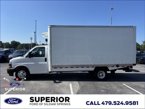 Used 2024 Chevrolet Express 3500 w/ Power Convenience Package RWD image 7