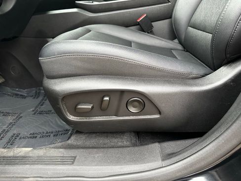 Used 2025 Chevrolet Equinox LT w/ Convenience Package II image 18