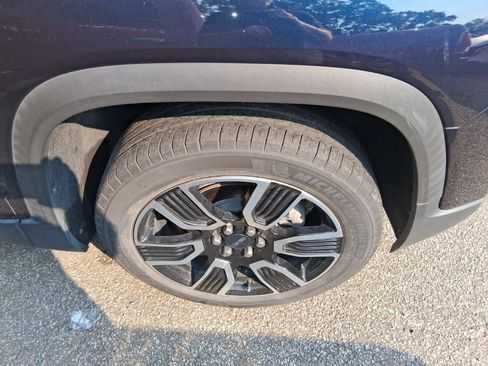 Used 2021 GMC Acadia SLE w/ Driver Convenience Package FWD image 4