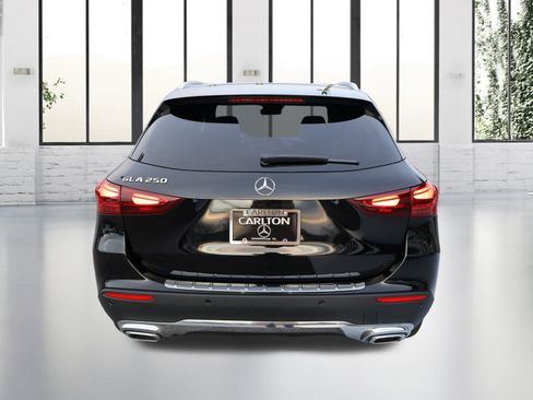 Certified 2025 Mercedes-Benz GLA 250 w/ Driver Assistance Package image 6