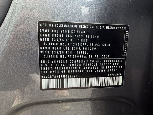 Used 2023 Volkswagen Tiguan SE FWD image 24