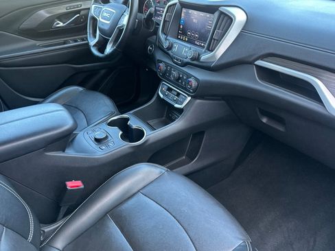 Used 2023 GMC Terrain SLT image 19