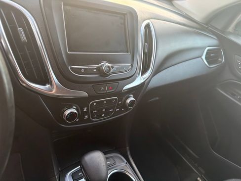 Used 2023 Chevrolet Equinox LT AWD/4WD image 13