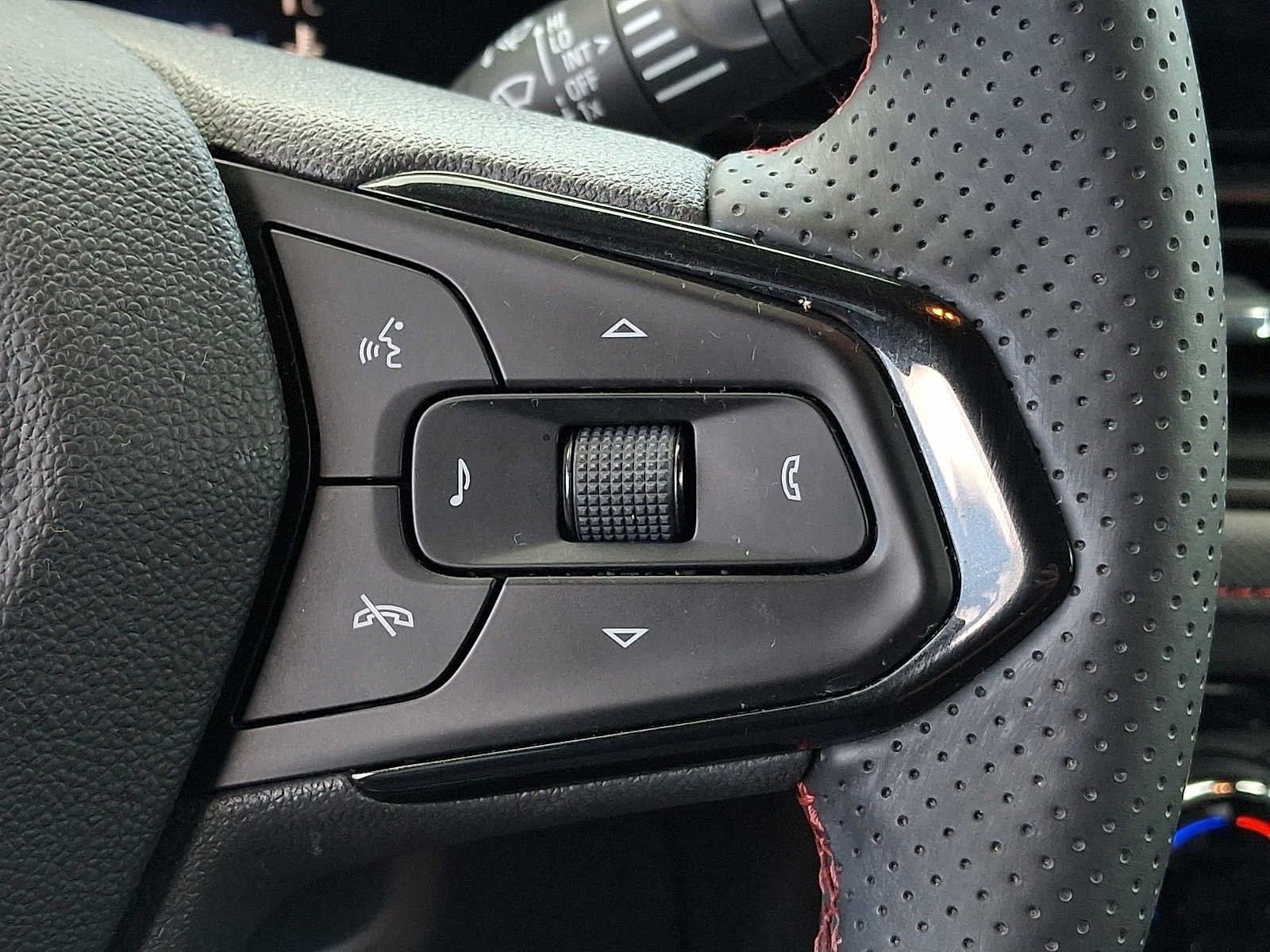 Used 2025 Chevrolet TrailBlazer RS FWD image 18