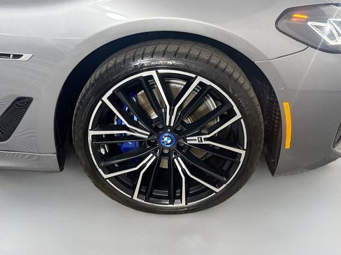 Used 2023 BMW 530e w/ M Sport Package RWD image 32