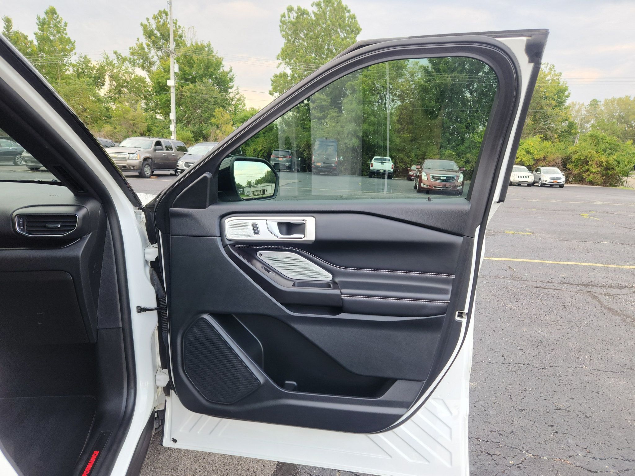 Used 2020 Ford Explorer ST w/ Premium Technology Package AWD/4WD image 37