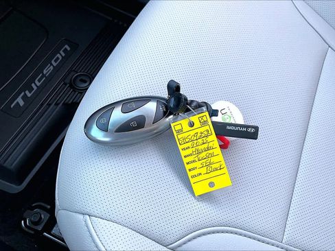 Certified 2025 Hyundai Tucson SEL image 12