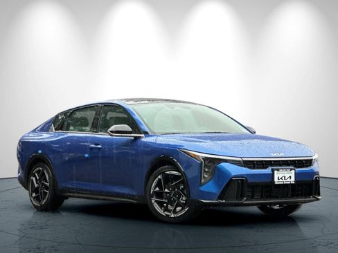 New 2025 Kia K4 GT-Line image 2