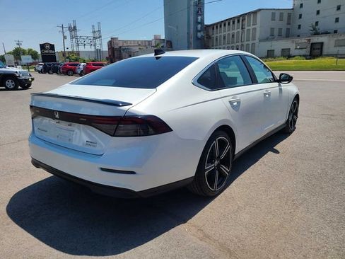 Used 2025 Honda Accord Sport image 7