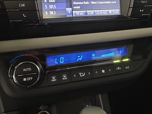 Used 2015 Toyota Corolla LE FWD image 22