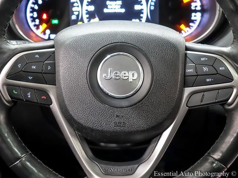 Used 2018 Jeep Grand Cherokee Overland image 18