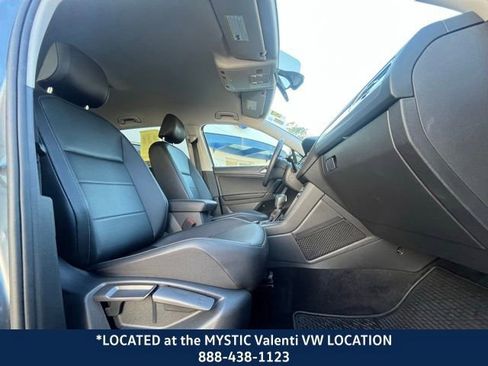 Certified 2020 Volkswagen Tiguan SE image 25