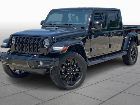 Used 2022 Jeep Gladiator Overland AWD/4WD image 3
