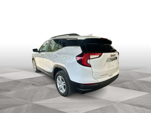 Used 2023 GMC Terrain SLE w/ Driver Convenience Package FWD image 6