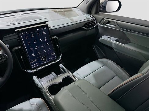 Used 2026 GMC Acadia AT4 w/ Luxury Package image 25