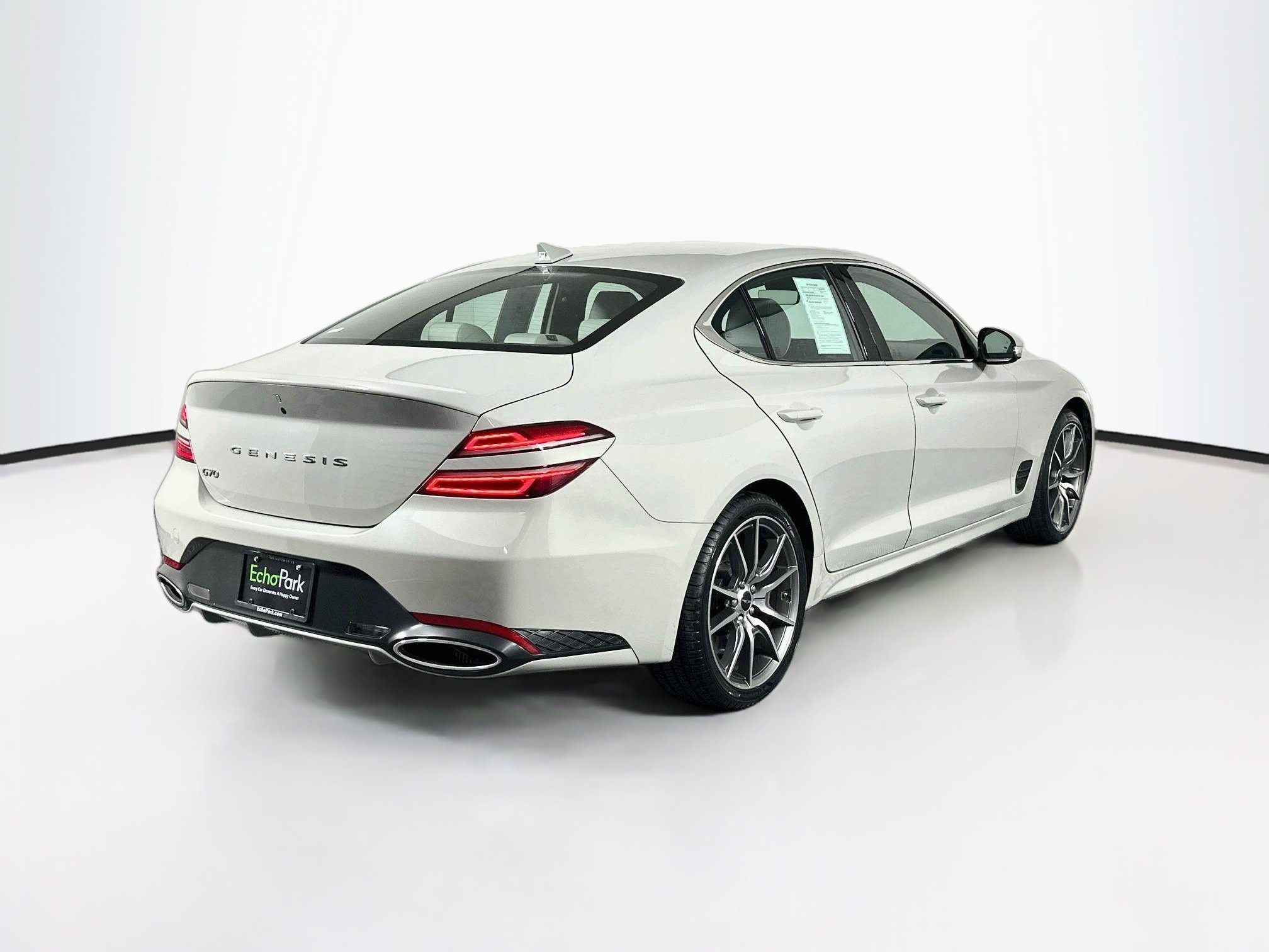Used 2025 Genesis G70 2.5T RWD image 9