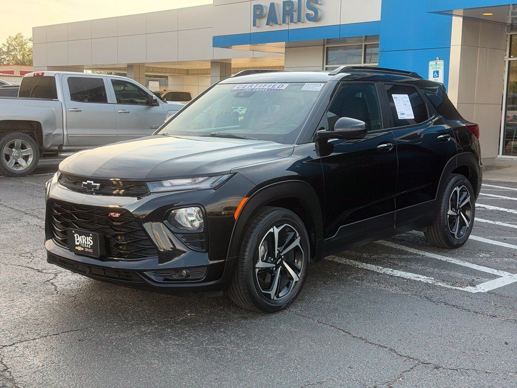 Used 2023 Chevrolet TrailBlazer RS w/ Sun and Liftgate Package FWD image 3