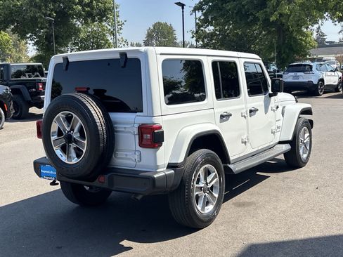 Used 2022 Jeep Wrangler Unlimited Sahara w/ Safety Group AWD/4WD image 5