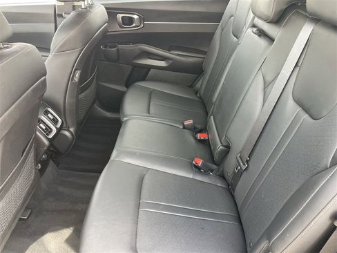 Certified 2022 Kia Sorento S image 16