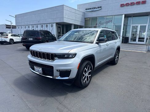 Used 2025 Jeep Grand Cherokee L Limited RWD image 3