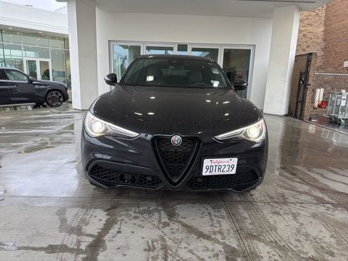 Used 2023 Alfa Romeo Stelvio Sprint image 10