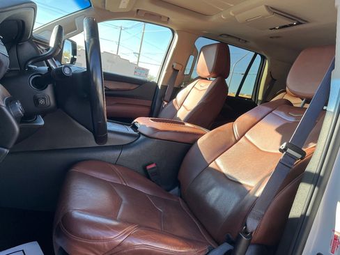Used 2015 Cadillac Escalade Premium image 26