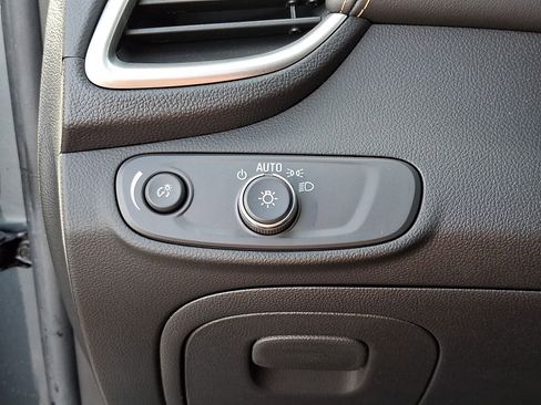 Certified 2022 Chevrolet Trax LT w/ LT Convenience Package image 26