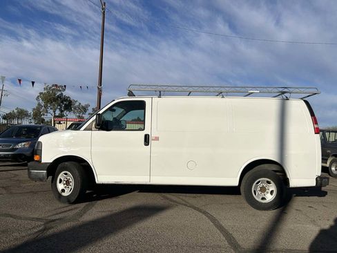 Used 2015 GMC Savana 2500 image 2