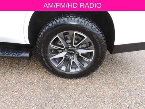 Used 2022 Chevrolet Tahoe Z71 w/ Luxury Package AWD/4WD image 13