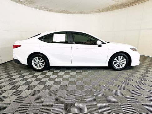 Used 2025 Toyota Camry LE w/ Convenience Package FWD image 2