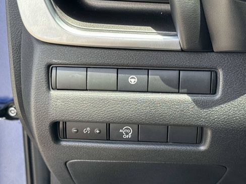 Certified 2023 Nissan Rogue SV FWD image 31