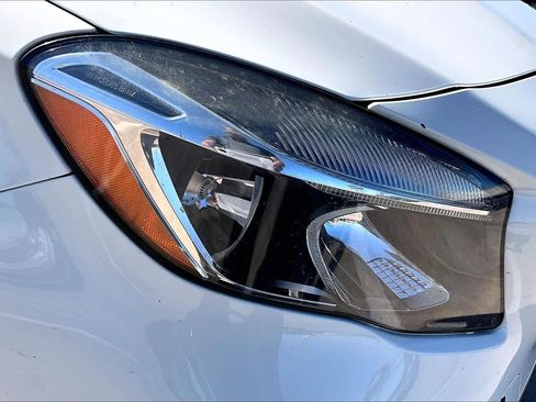 Used 2018 Mercedes-Benz GLA 250 image 28