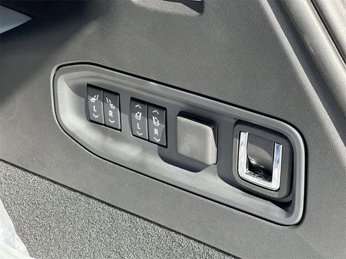 New 2026 Cadillac Vistiq Sport image 33