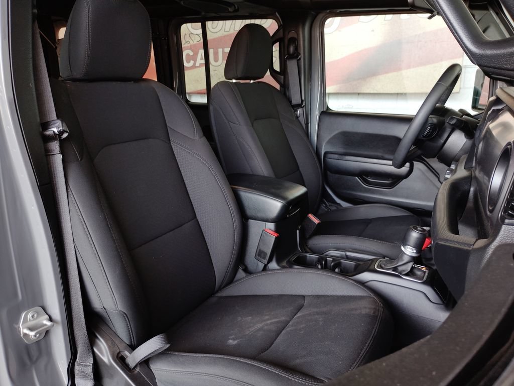 Used 2023 Jeep Wrangler Unlimited AWD/4WD image 15