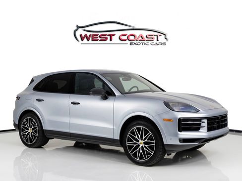 Used 2024 Porsche Cayenne image 1