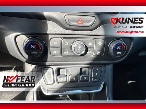 Used 2018 GMC Terrain Denali w/ Comfort Package AWD/4WD image 23