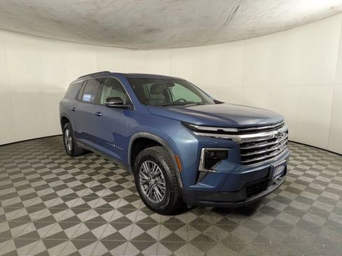 Certified 2025 Chevrolet Traverse LT AWD/4WD image 5