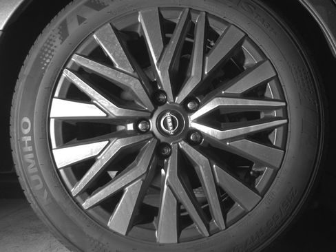 Used 2025 Nissan Altima 2.5 SV image 15