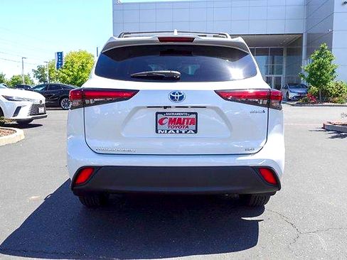 Used 2023 Toyota Highlander Bronze Edition AWD/4WD image 6