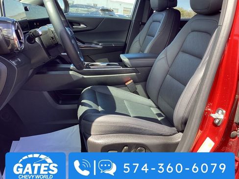 Used 2025 Chevrolet Equinox LT w/ Convenience Package II AWD/4WD image 14