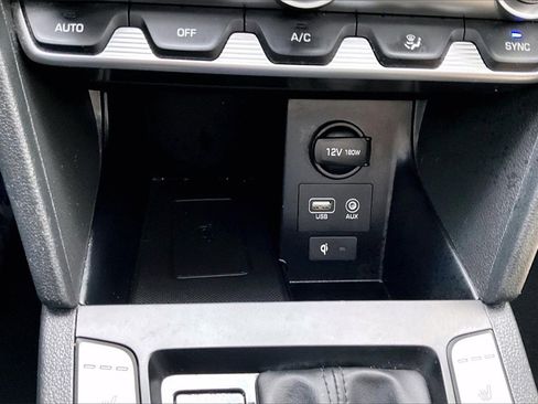 Used 2020 Hyundai Elantra Limited w/ Ultimate Package 03 image 32