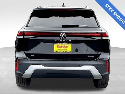 New 2025 Volkswagen Tiguan SE image 4