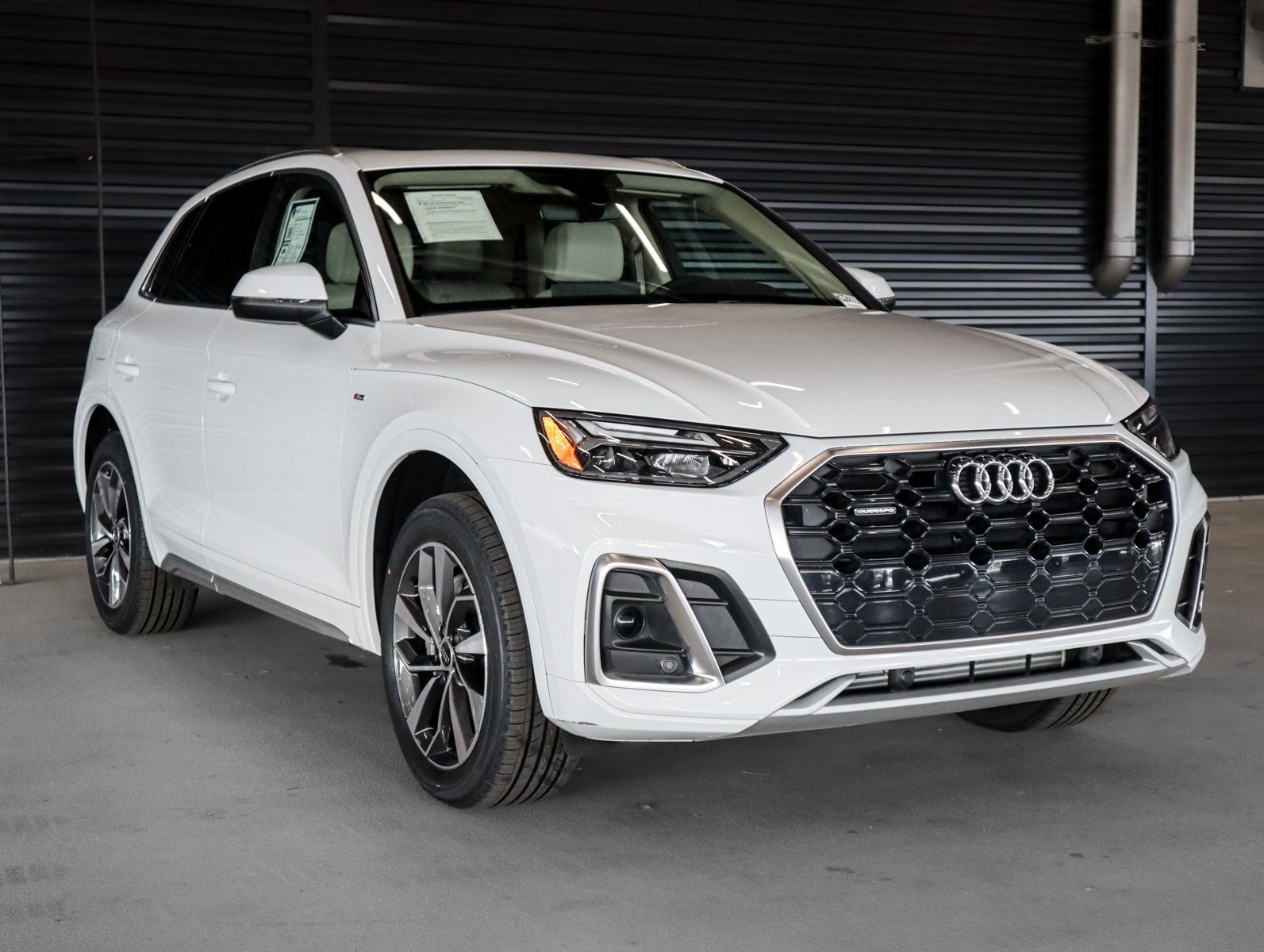 Used 2023 Audi Q5 2.0T Premium w/ Convenience Package AWD/4WD image 10