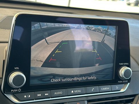 Used 2025 Nissan Altima 2.5 SV FWD image 18