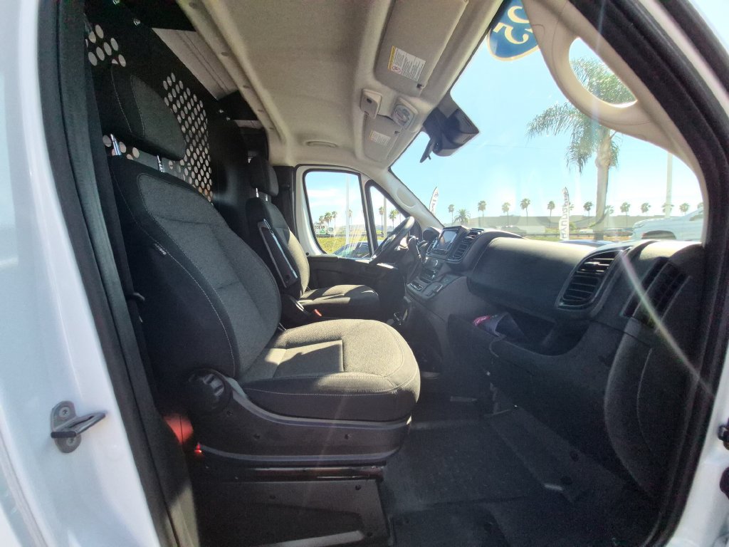 Used 2025 RAM ProMaster 2500 w/ U-Haul Equipment Group FWD image 30