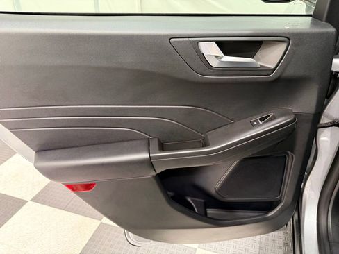 New 2024 Ford Escape SE image 17